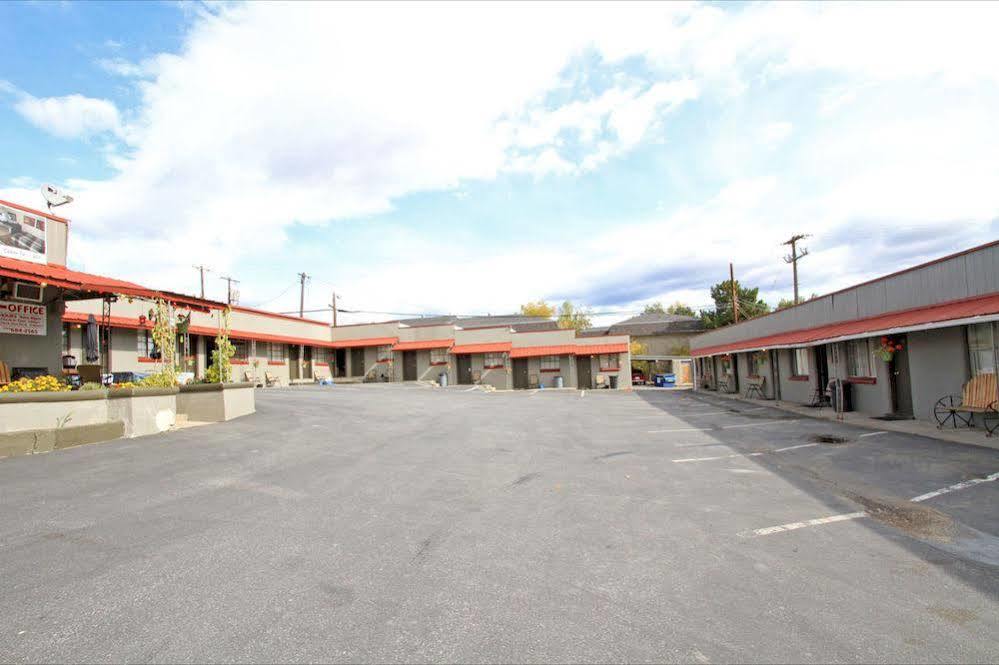 Selkirk Motel Colville Buitenkant foto